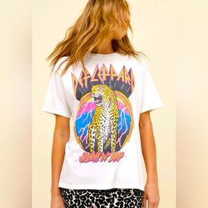 NWOT - Daydreamer Def Leppard High N Dry | Weekend Tee | Vintage White - Medium